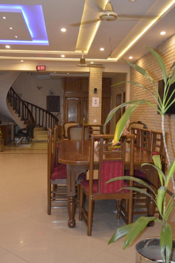 New Shelton Guest House İslamabad Dış mekan fotoğraf
