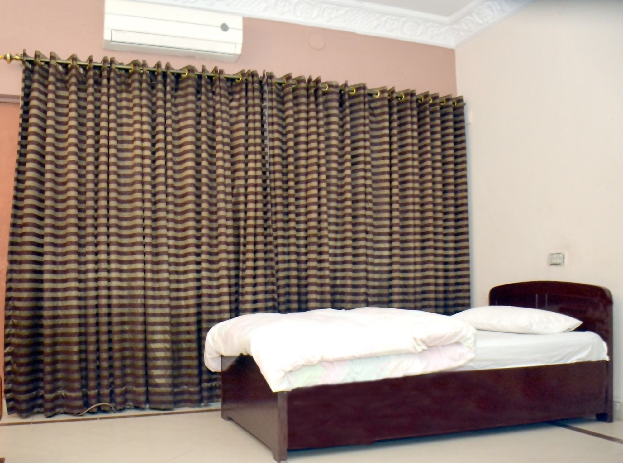 New Shelton Guest House İslamabad Dış mekan fotoğraf